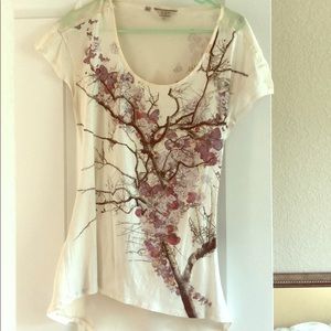 Guess designed shirt with cut out back